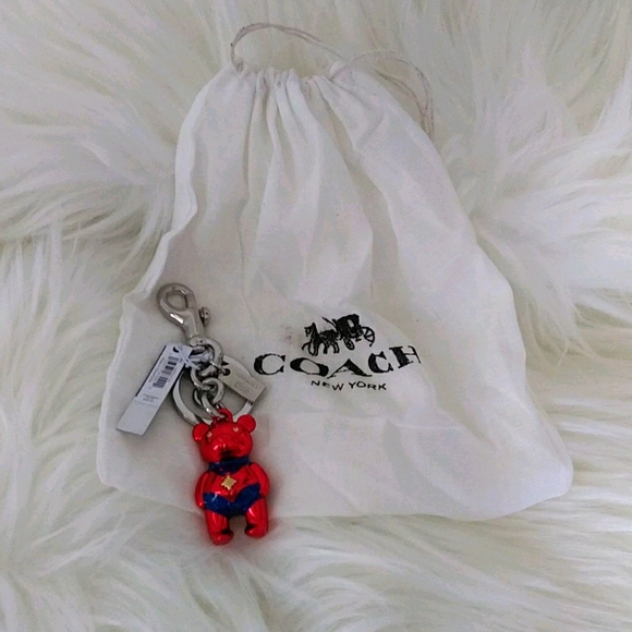 Coach-Captain Marvel keychain - Picture 4 of 5